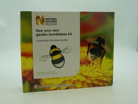 National History Museum - Garden Bumblebee Set - - Boxed Kit (24.5 X 20 X 5 Cm) For Sale